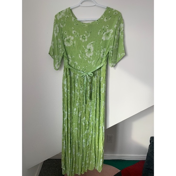 Vintage Green Floral Maxi Dress - Picture 2 of 3